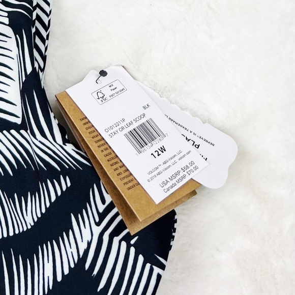 NWT Volcom Stay Or Leaf Scoop Plus Size Bikini Top Black/White - Picture 6 of 8